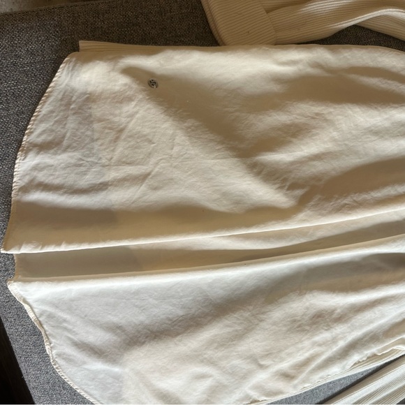 Lululemon Still At Ease Wrap (size 8) Angel Wing Color - Picture 7 of 11